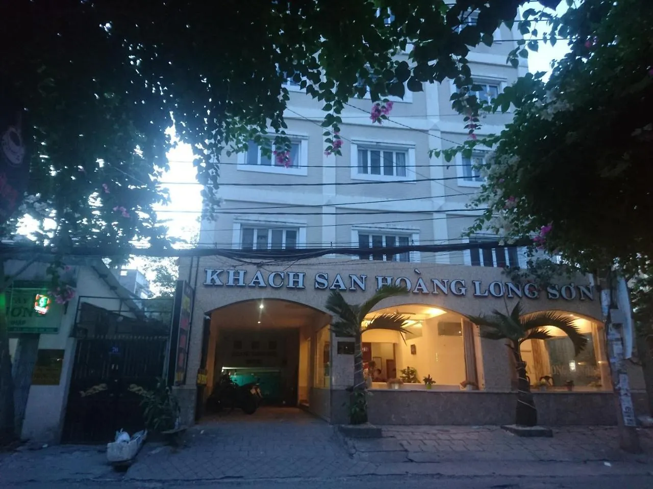 The Six Hotel-Hoang Long Son 3 Ho Chi Minh City Hotel